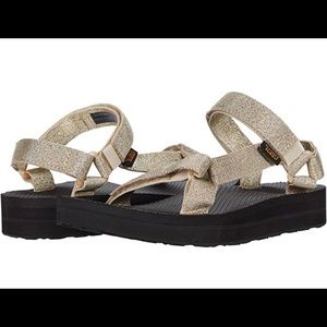 Size 8 Teva’s - gold champagne, Brand new